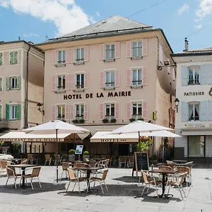 *** Hotel Logis - De La Mairie Francia