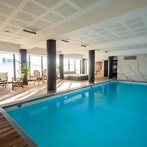 Aparthotel Le Barracuda & Spa, Centre Port, Pieds Dans L'eau, Vue
